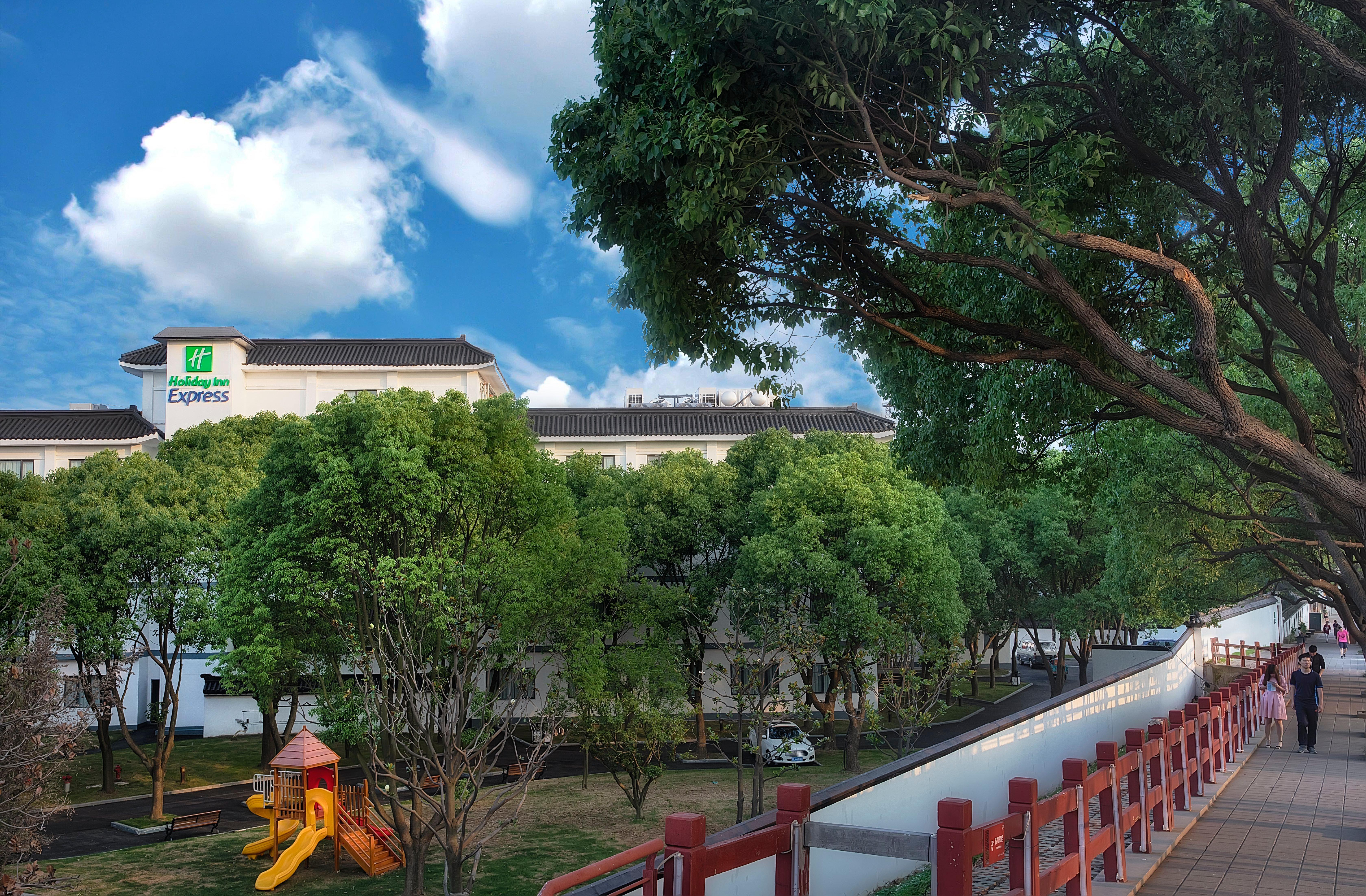 Holiday Inn Express - Suzhou Zhouzhuang Ancient Town, An Ihg Hotel Exteriör bild